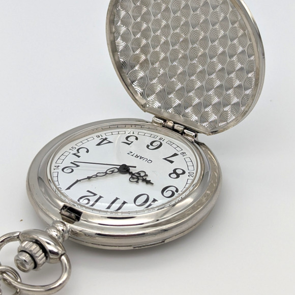 Harry Potter Pocket Watch NEW Gift Platform 9¾ King's Cross Hogwarts Express - Picture 5 of 7